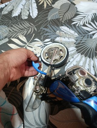 Moto Guiloy 1:6 Blue American Custom (Super Bike)