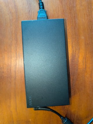 Lenovo Cargador 300W 20V 15A