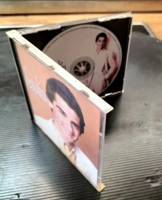 Lote  CD y libro