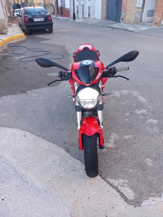 Ducati Monster 696 - Negro/Rojo