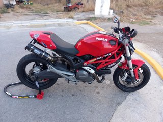 Ducati Monster 696 - Negro/Rojo