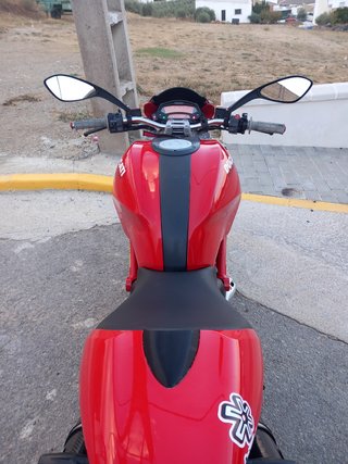 Ducati Monster 696 - Negro/Rojo