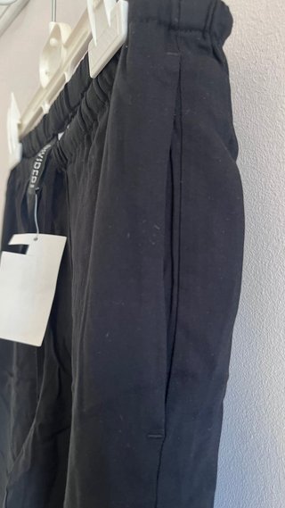 Pantalón fluido negro Divided H&M Talla S