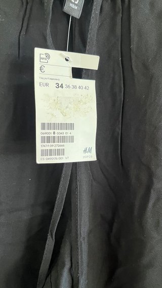 Pantalón fluido negro Divided H&M Talla S