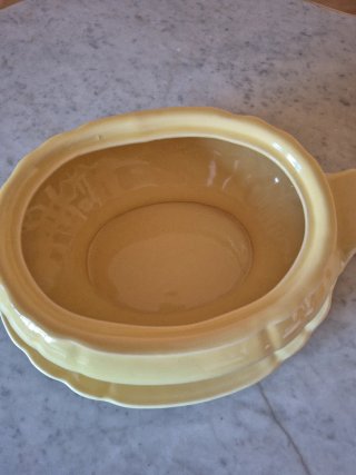 Sopera cerámica amarilla con plato