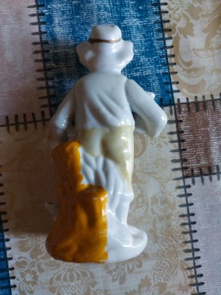Statuetta Porcellana Ragazzo con Oca