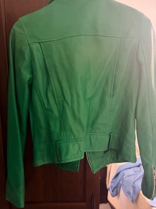 Cazadora Stradivarius verde mujer