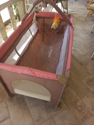 Cuna de viaje plegable