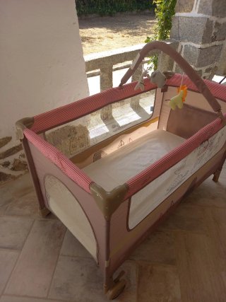 Cuna de viaje plegable