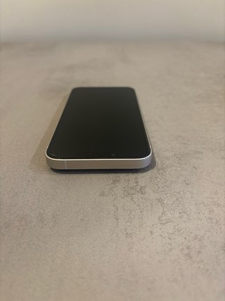 iPhone 14 128GB Blanco + 8 Fundas