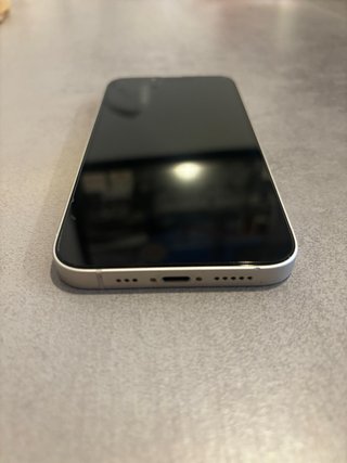 iPhone 14 128GB Blanco + 8 Fundas