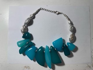 Collana donna con pietre blu e verdi