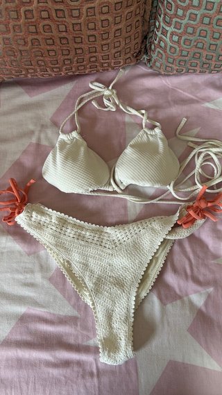 5 bikinis