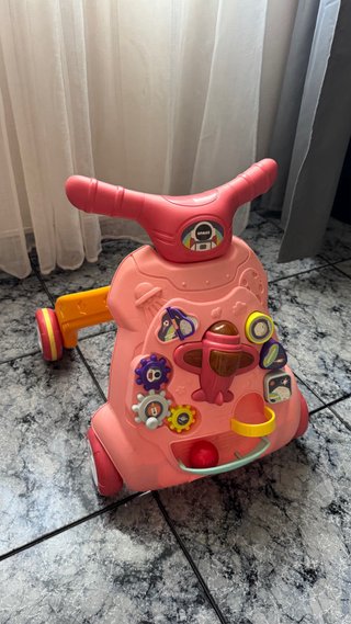 Andador infantil musical y de actividades