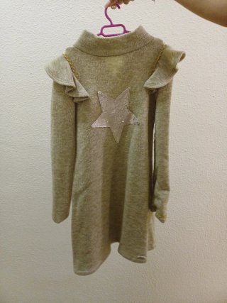 Vestido beige con estrella dorada 10 años