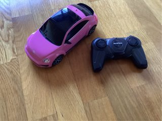 Coche teledirigido rosa Rastar