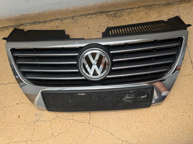 Rejilla o Calandra Central VW Passat B6 Cromada