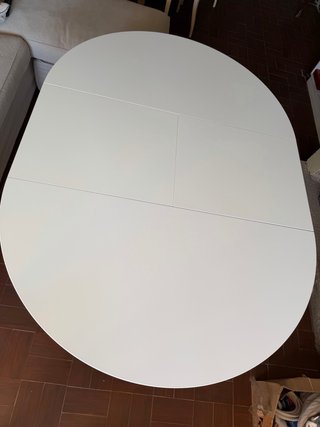 Mesa redonda de comedor blanca