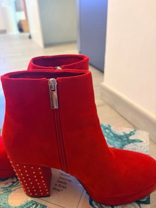 Botines rojos de ante para mujer