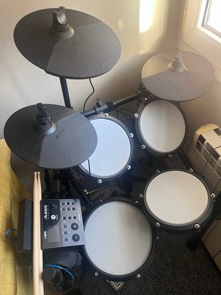 Batería Electrónica Alesis Nitro Max