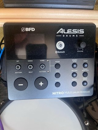 Batería Electrónica Alesis Nitro Max