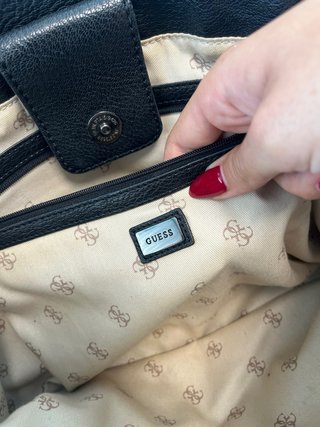 Bolso Guess Negro y Gris