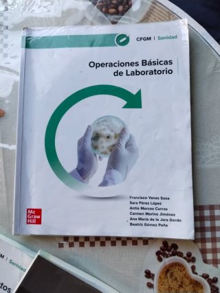 Libros grado medio 1 de farmacia y parafarmacia