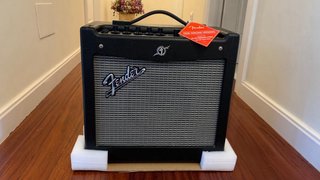 Guitarra Eléctrica Yamaha +Amplificador y soporte