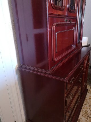 Mueble bar vitrina clásico con cajones