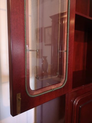 Mueble bar vitrina clásico con cajones