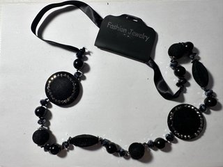 Collana donna nera con perle