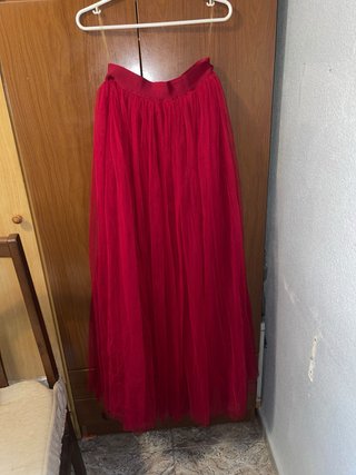Falda larga de tul roja
