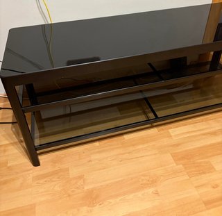 Mueble TV cristal negro y metal