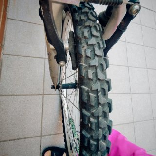 Bicicleta de montaña roja
