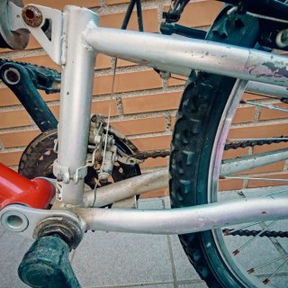Bicicleta de montaña roja