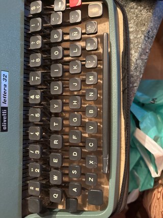 Máquina de escribir Olivetti Lettera 32