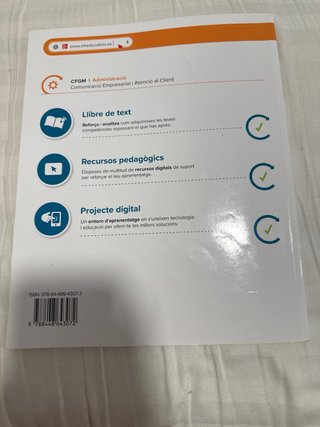 Libros de texto oficiales en catalán.