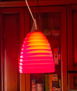 Lampadario rosso in vetro