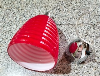 Lampadario rosso in vetro