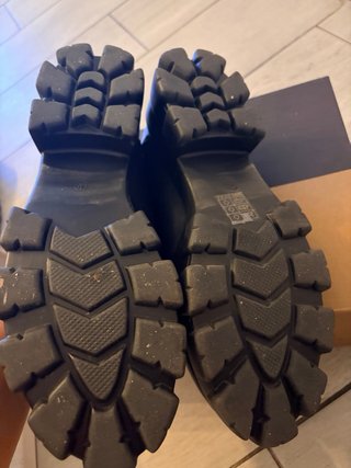 Zapatos negros mujer con cadena