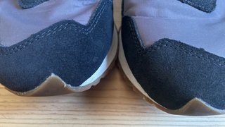 Zapatillas New Balance grises y negras