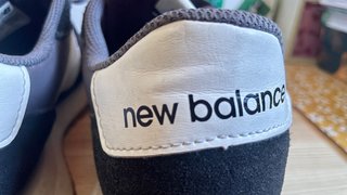 Zapatillas New Balance grises y negras