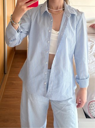 Camisa Stradivarius Rayas Azul y Blanca