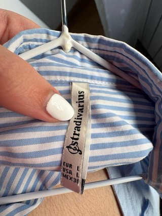 Camisa Stradivarius Rayas Azul y Blanca