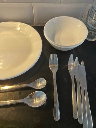 Lote Vajilla: Platos, Cuencos y Cubiertos
