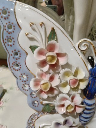 Mariposa de porcelana azul y blanca,34x30,ctm,