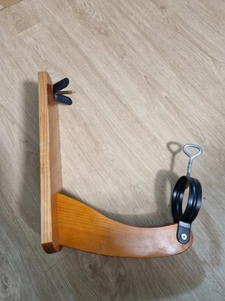 Jamonero de madera con cuchillo