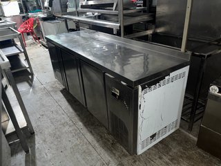 Bajo mostrador 3 puertas