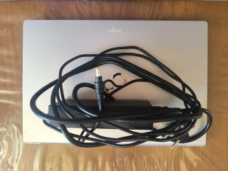 Portátil i7, 8 Gb Ram, SSD 256 Gigas. Peso 1.4 kgr