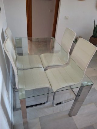 Mesa de comedor cristal y metal